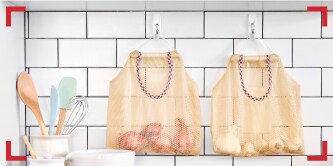Bolsas na cozinha.